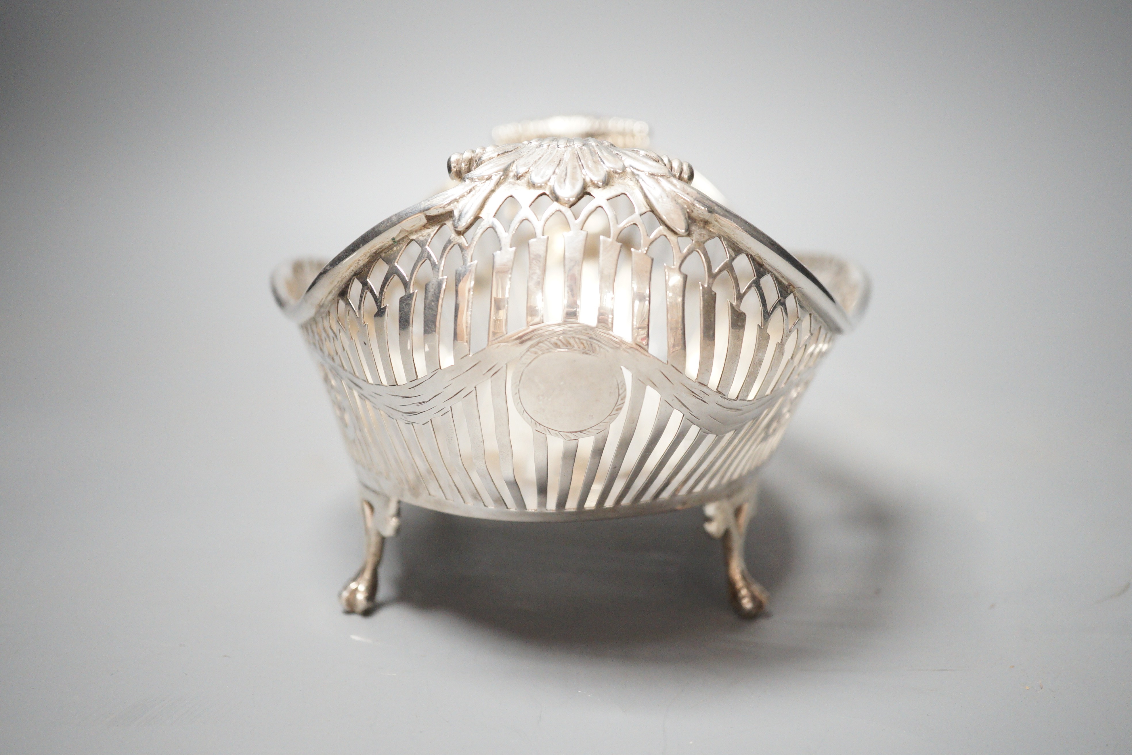 A George V pierced silver boat shaped dish, Carrington & Co, London, 1910, 23cm, 13.4oz.